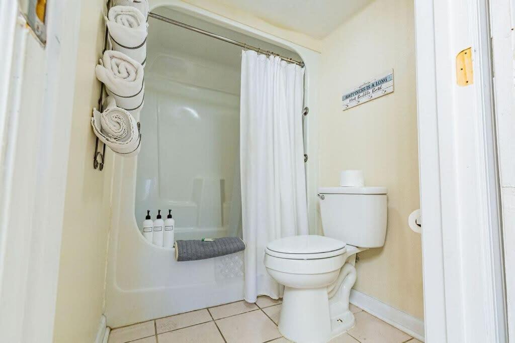 2-Bed, 1-Bath Apartment Near I-24, Great Location Чатануга Екстериор снимка