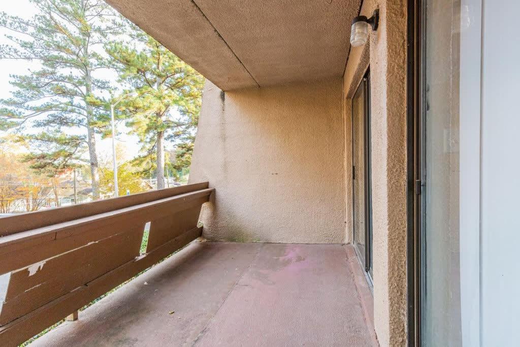 2-Bed, 1-Bath Apartment Near I-24, Great Location Чатануга Екстериор снимка
